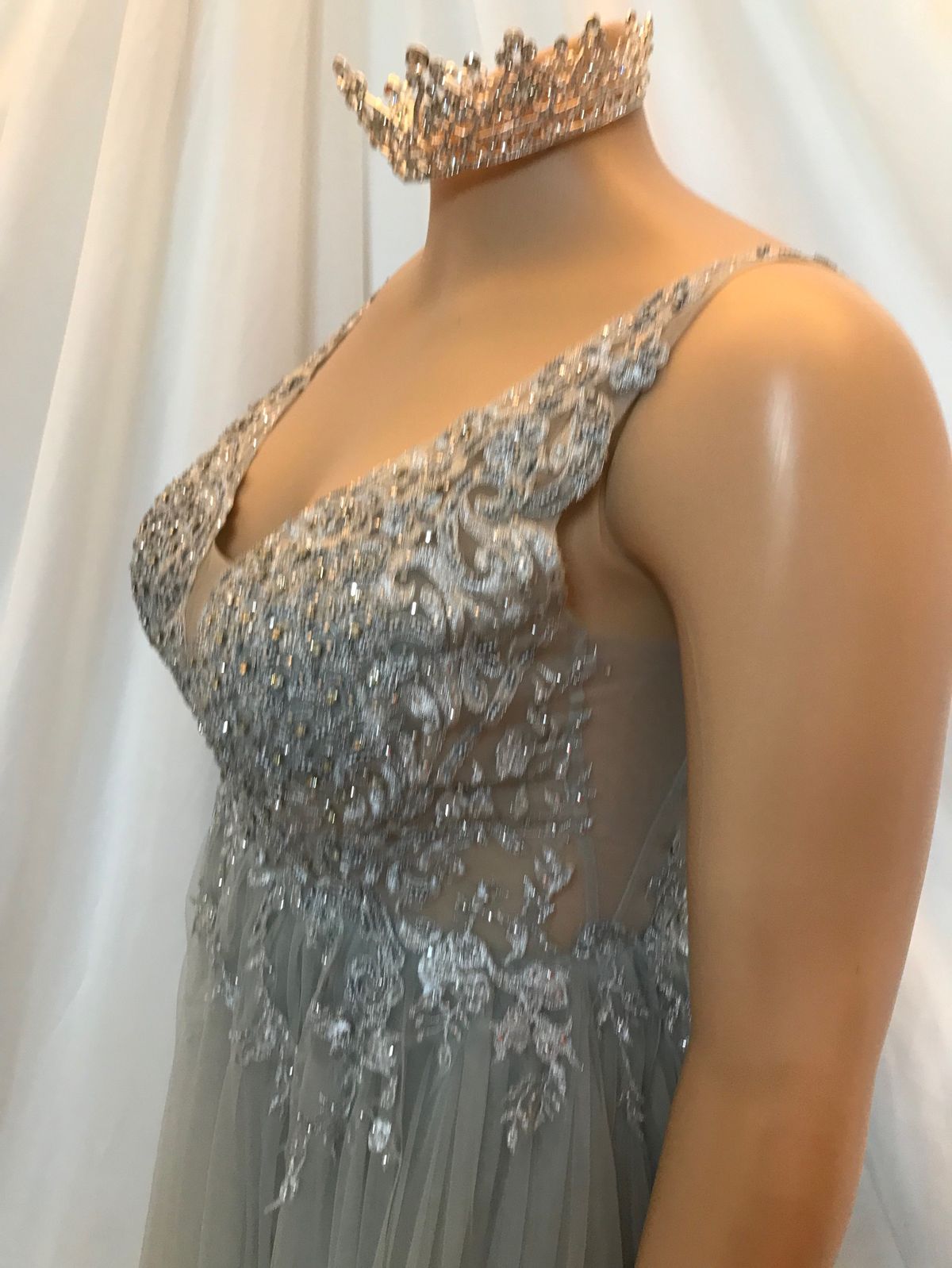 Size 14 Prom Plunge Gray A-line Dress on Queenly