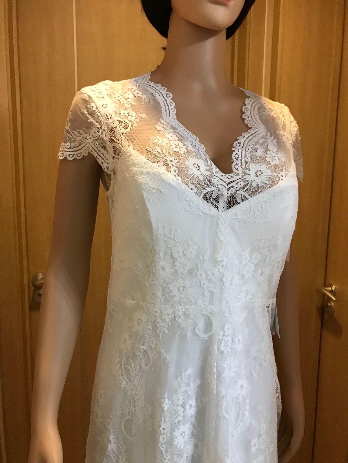 Size 8 Wedding Long Sleeve Lace White A-line Dress on Queenly