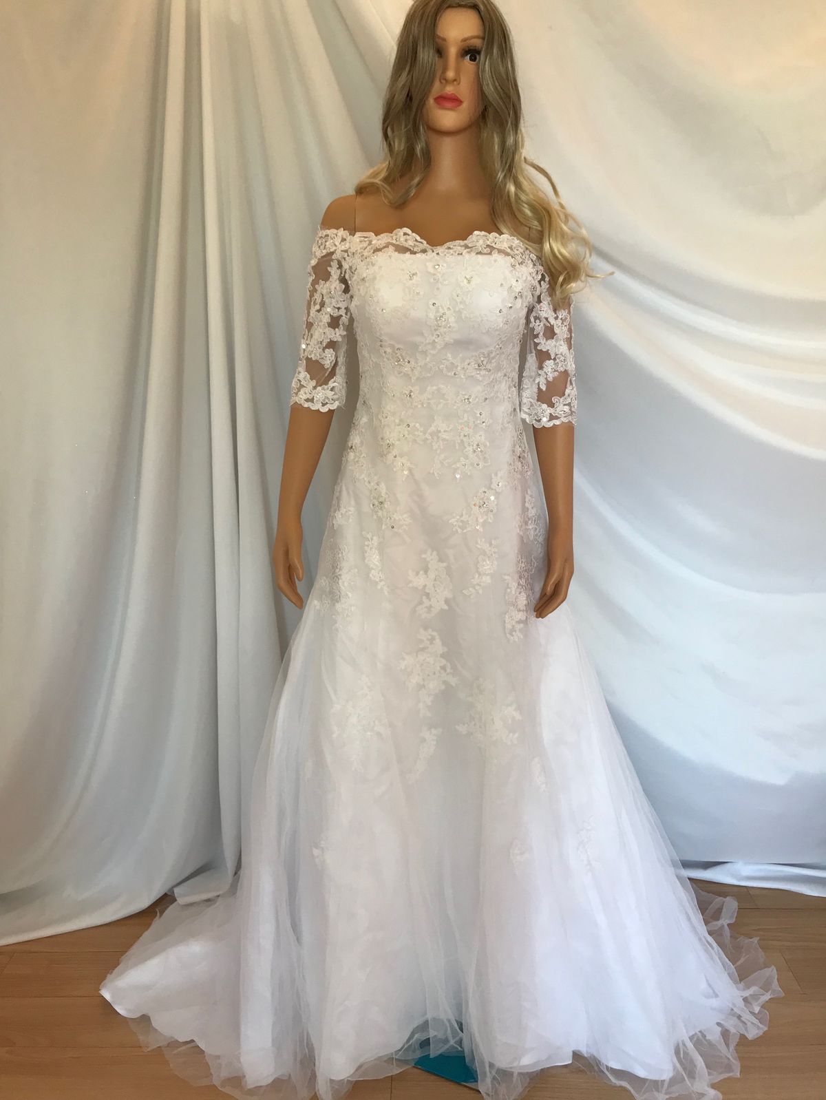 Size 6 Wedding Strapless White Mermaid Dress on Queenly