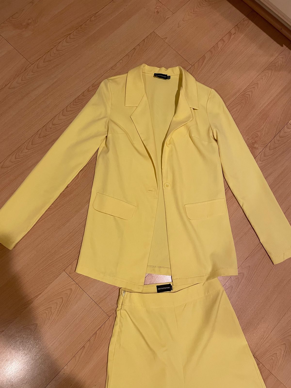 Pretty Little Thing Size 6 Blazer Yellow Formal Jumpsuit on Queenly