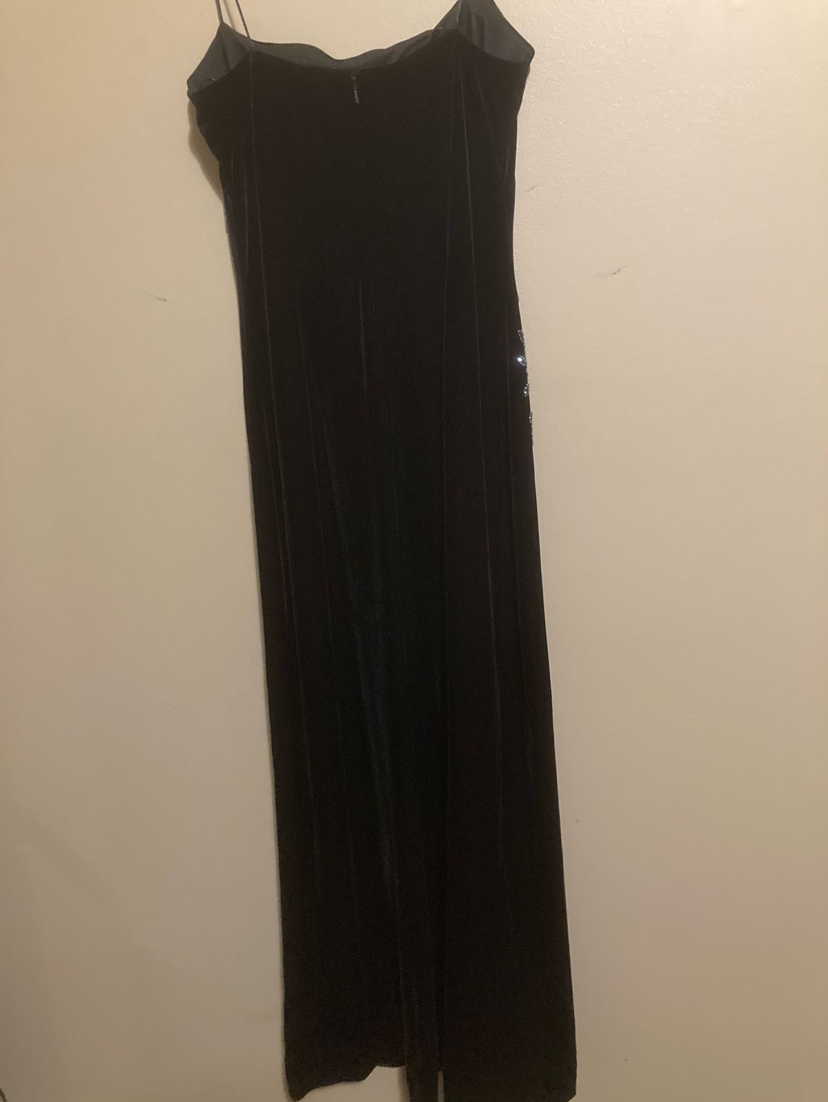 Style 252687 JS Boutique Size 10 Prom Strapless Black A-line Dress on Queenly