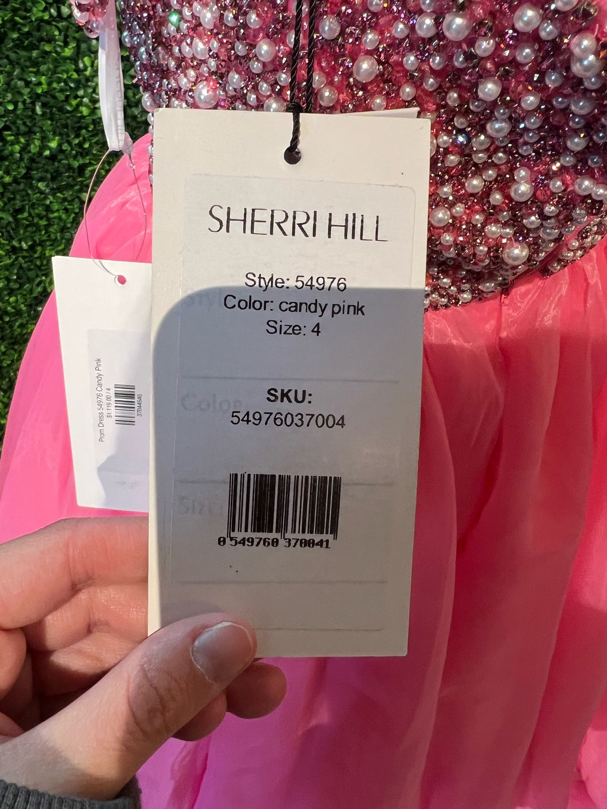 Style 54976 Sherri Hill Size 4 Prom Pink Ball Gown on Queenly