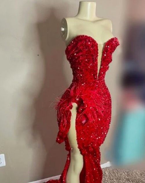 Size M Prom Off The Shoulder Red Side Slit Dress on Queenly