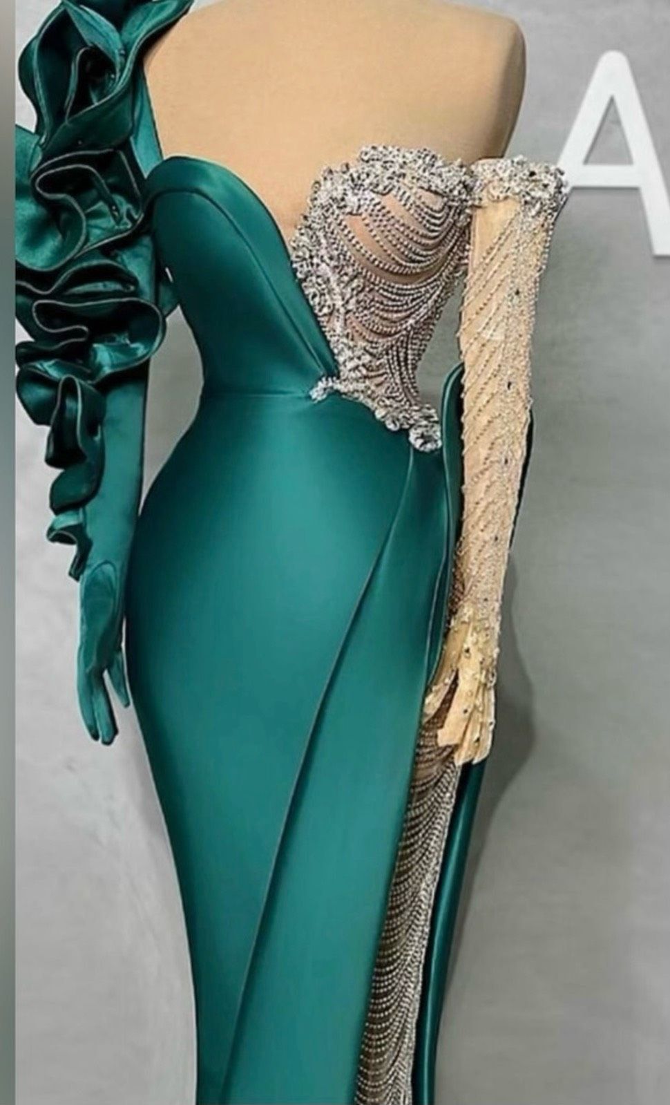 Size M Prom Long Sleeve Sequined Green A-line Dress on Queenly