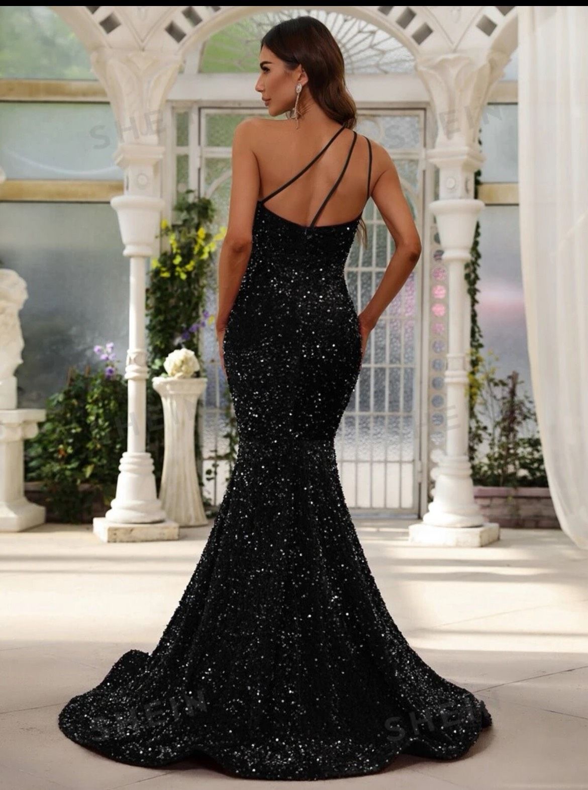 Size 6 Prom One Shoulder Black Mermaid Dress on Queenly