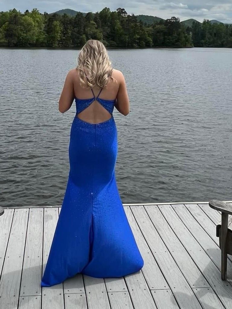 Amelia Couture Size 4 Prom Plunge Blue Dress With Train on Queenly