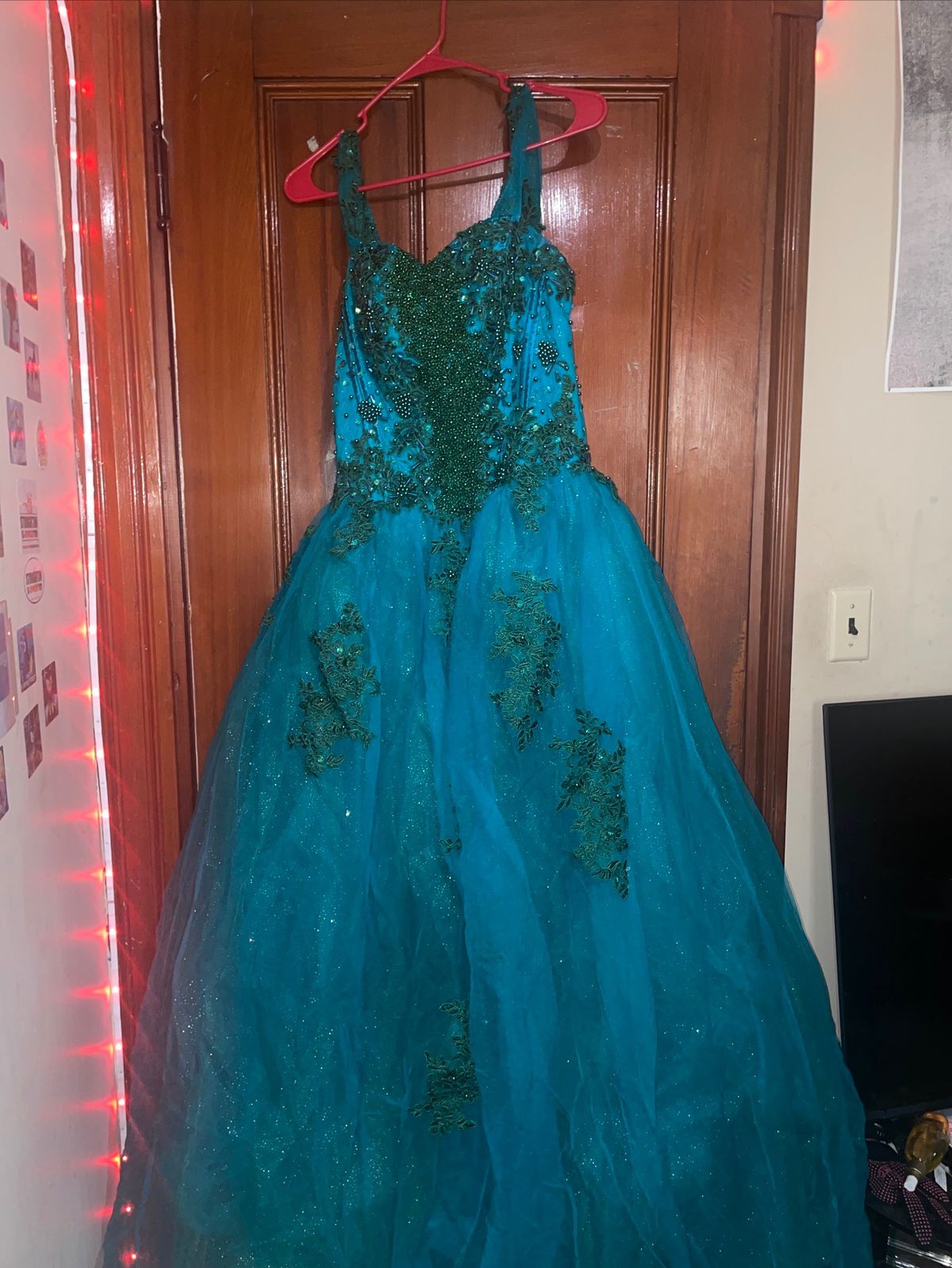 Size 4 Prom Off The Shoulder Green Ball Gown on Queenly