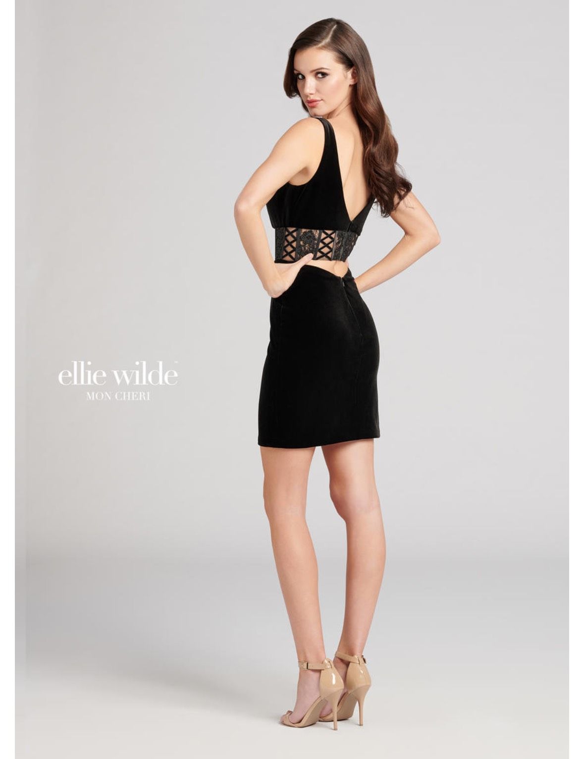 Ellie Wilde Size 0 Homecoming Velvet Black Cocktail Dress on Queenly