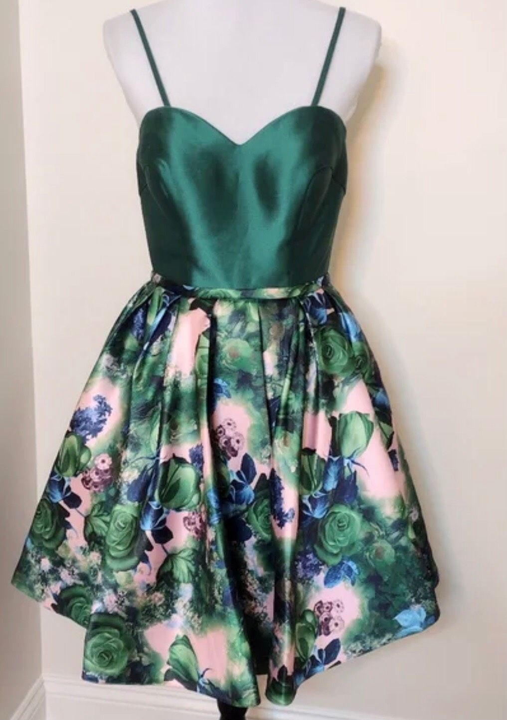 Size M Prom Strapless Green Cocktail Dress on Queenly