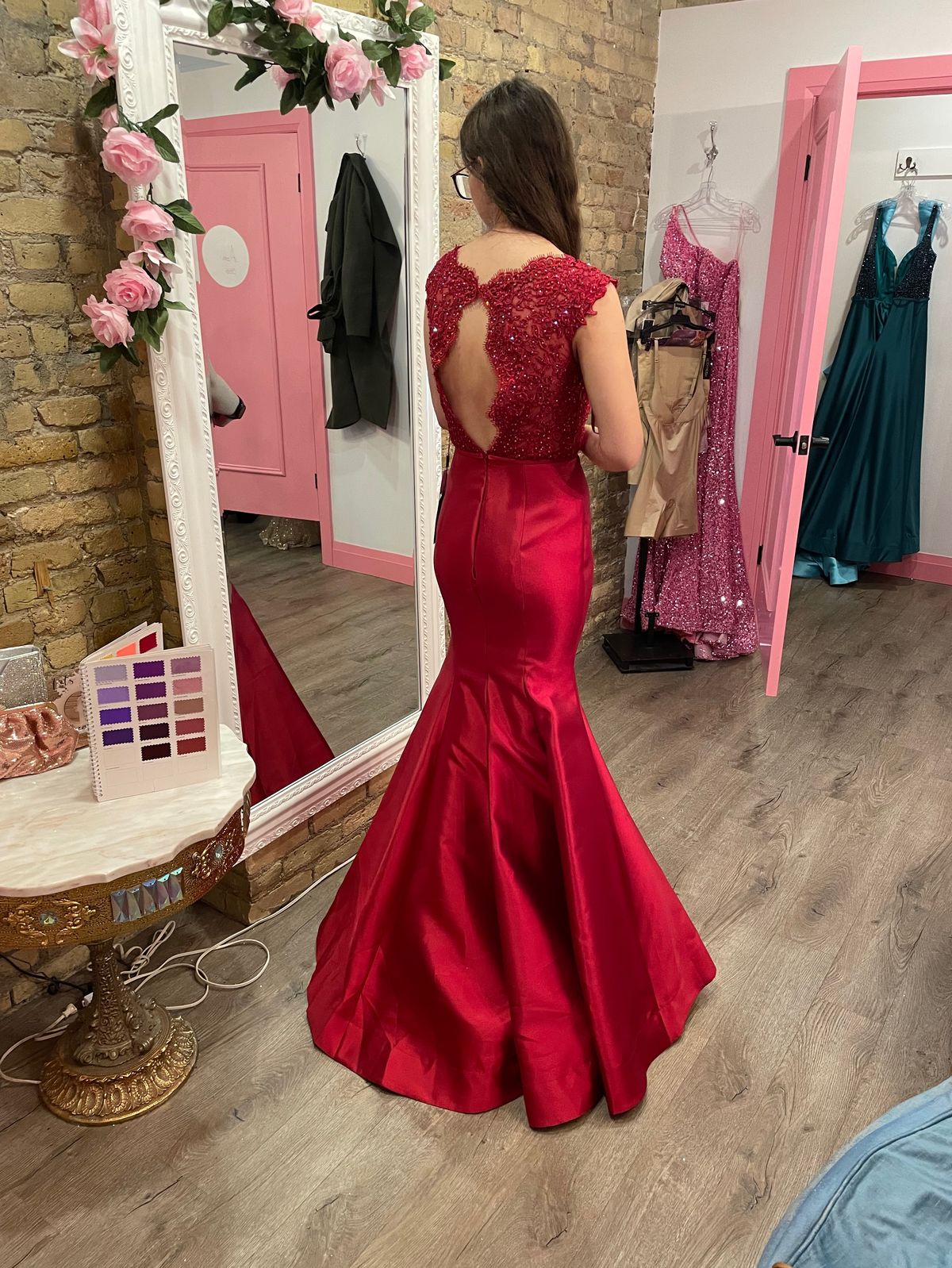 Size 4 Prom Plunge Lace Red Mermaid Dress on Queenly