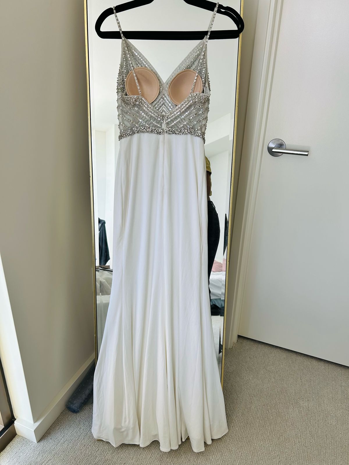 Jovani Size 2 Prom Plunge White Side Slit Dress on Queenly
