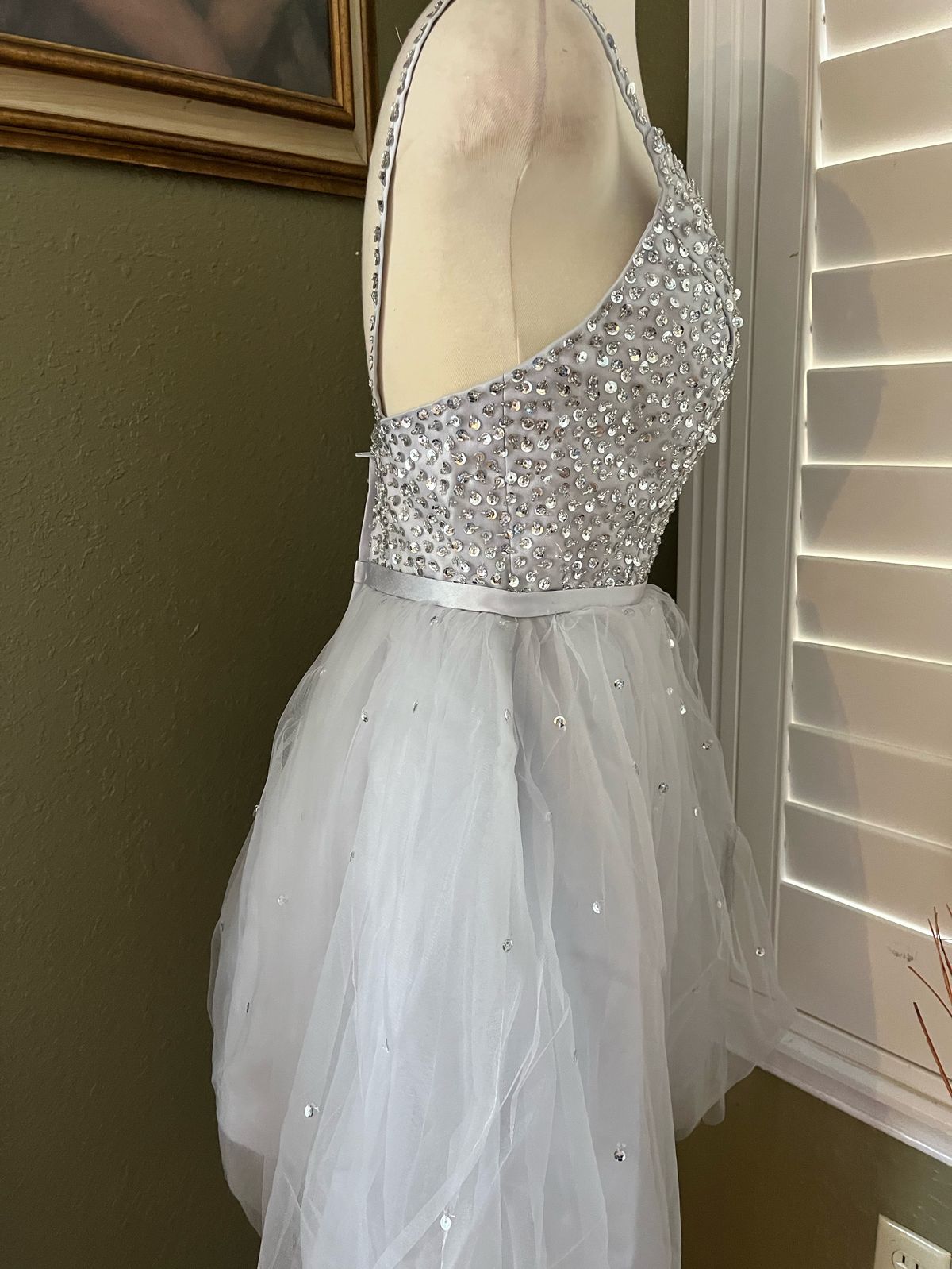 Size 4 Homecoming Plunge Silver Cocktail Dress on Queenly