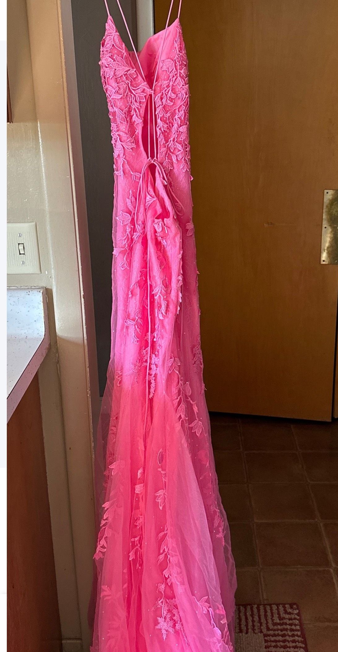 Style Mermaid Size 4 Prom Plunge Lace Pink Mermaid Dress on Queenly