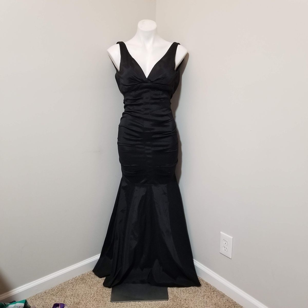Caché Size 2 Plunge Black Mermaid Dress on Queenly