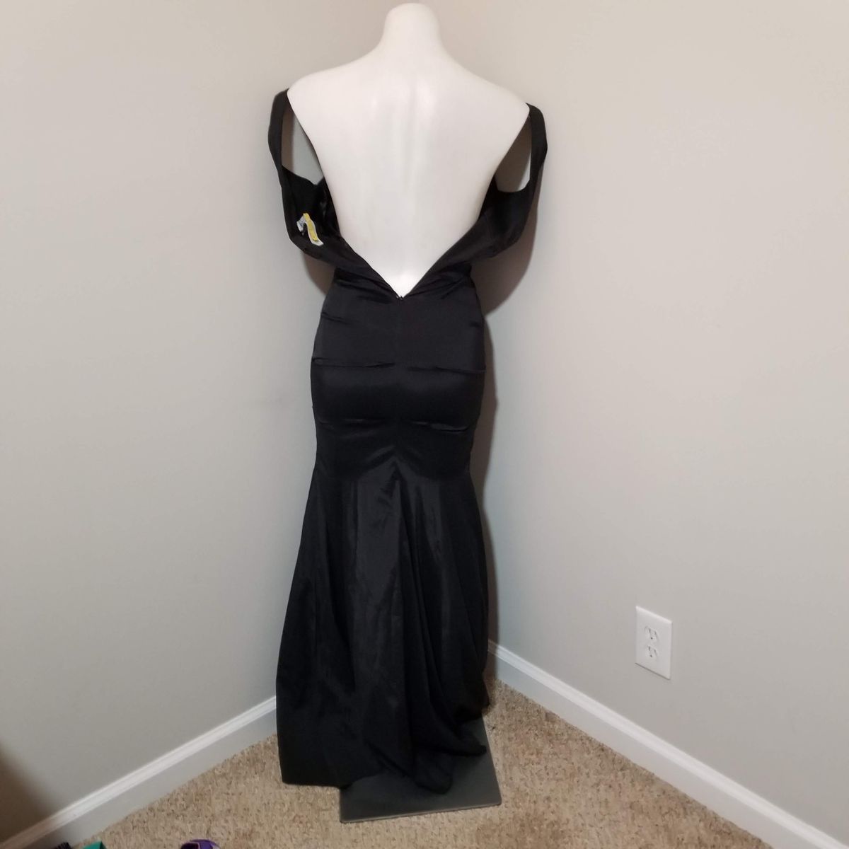 Caché Size 2 Plunge Black Mermaid Dress on Queenly