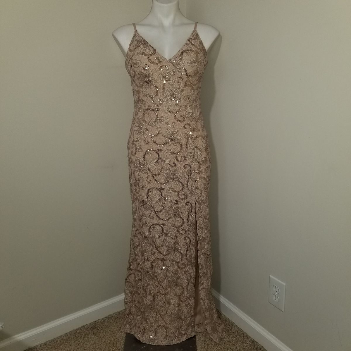 Vince Camuto Size 8 Lace Rose Gold Side Slit Dress on Queenly