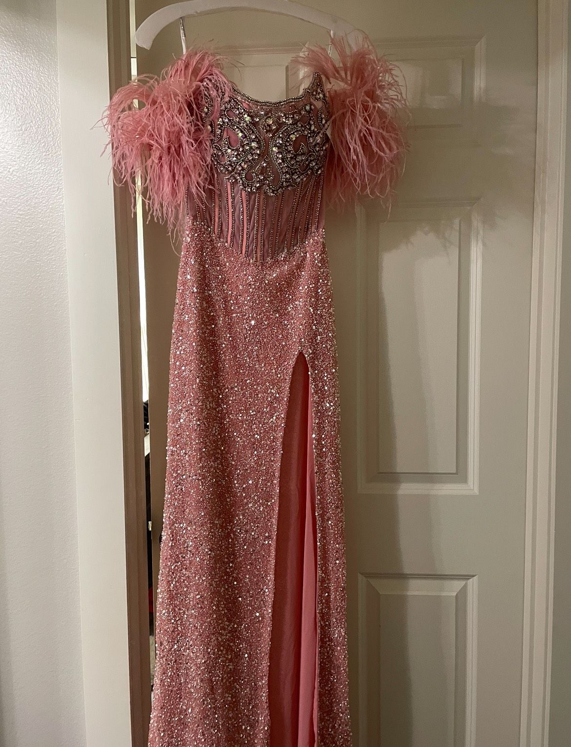 Portia and Scarlett Size 2 Prom Off The Shoulder Pink A-line Dress on Queenly