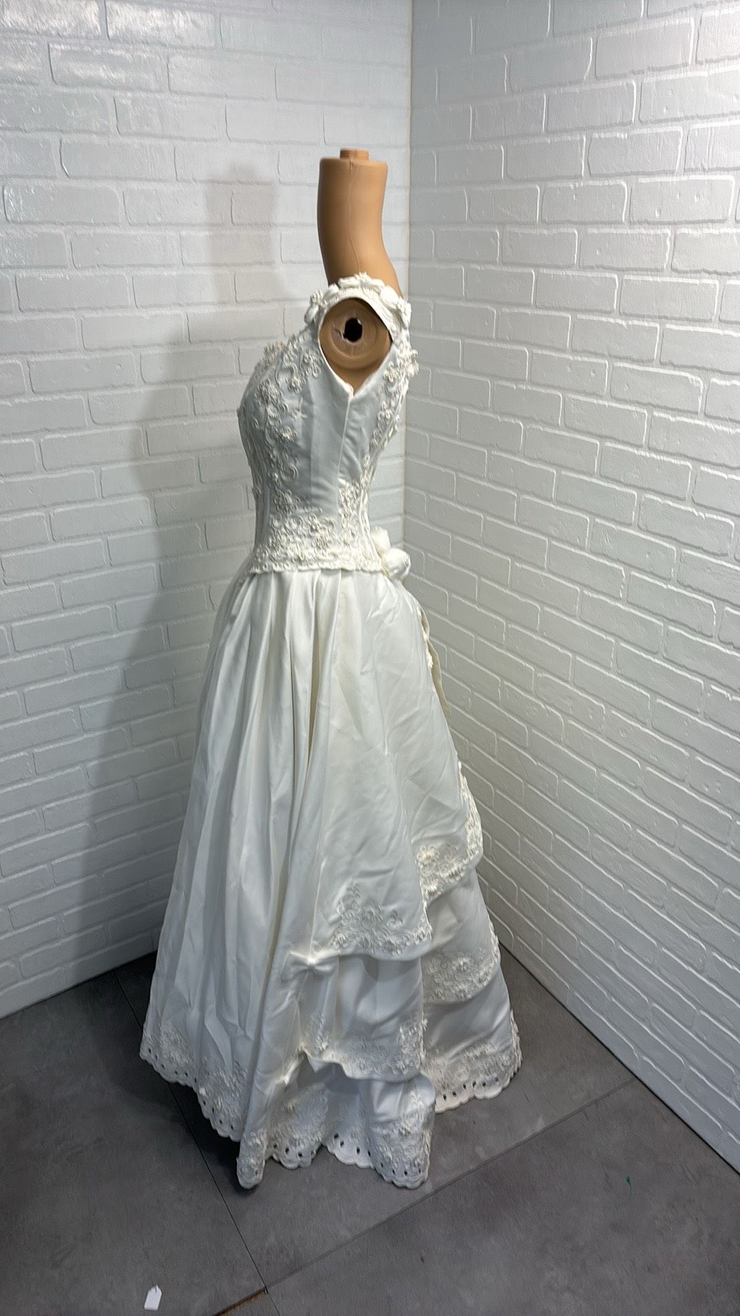 Mary’s Size 10 Wedding White Ball Gown on Queenly