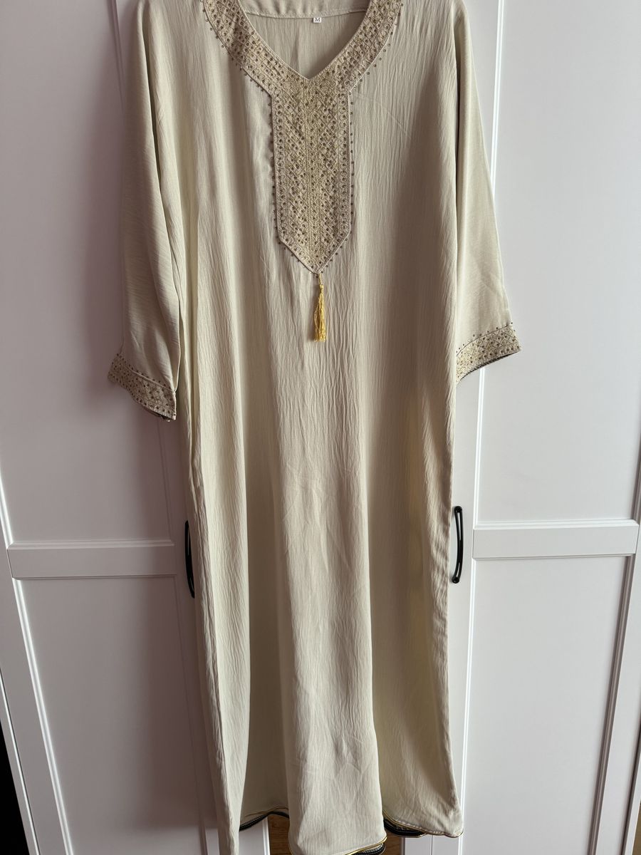 Size M Long Sleeve Nude A-line Dress on Queenly