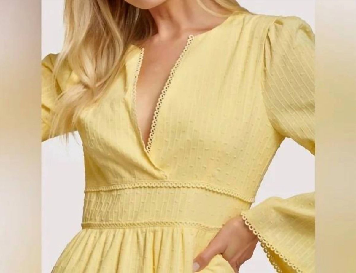 Style 1-2648476004-2588 LOST + WANDER Size XS Yellow Cocktail Dress on Queenly