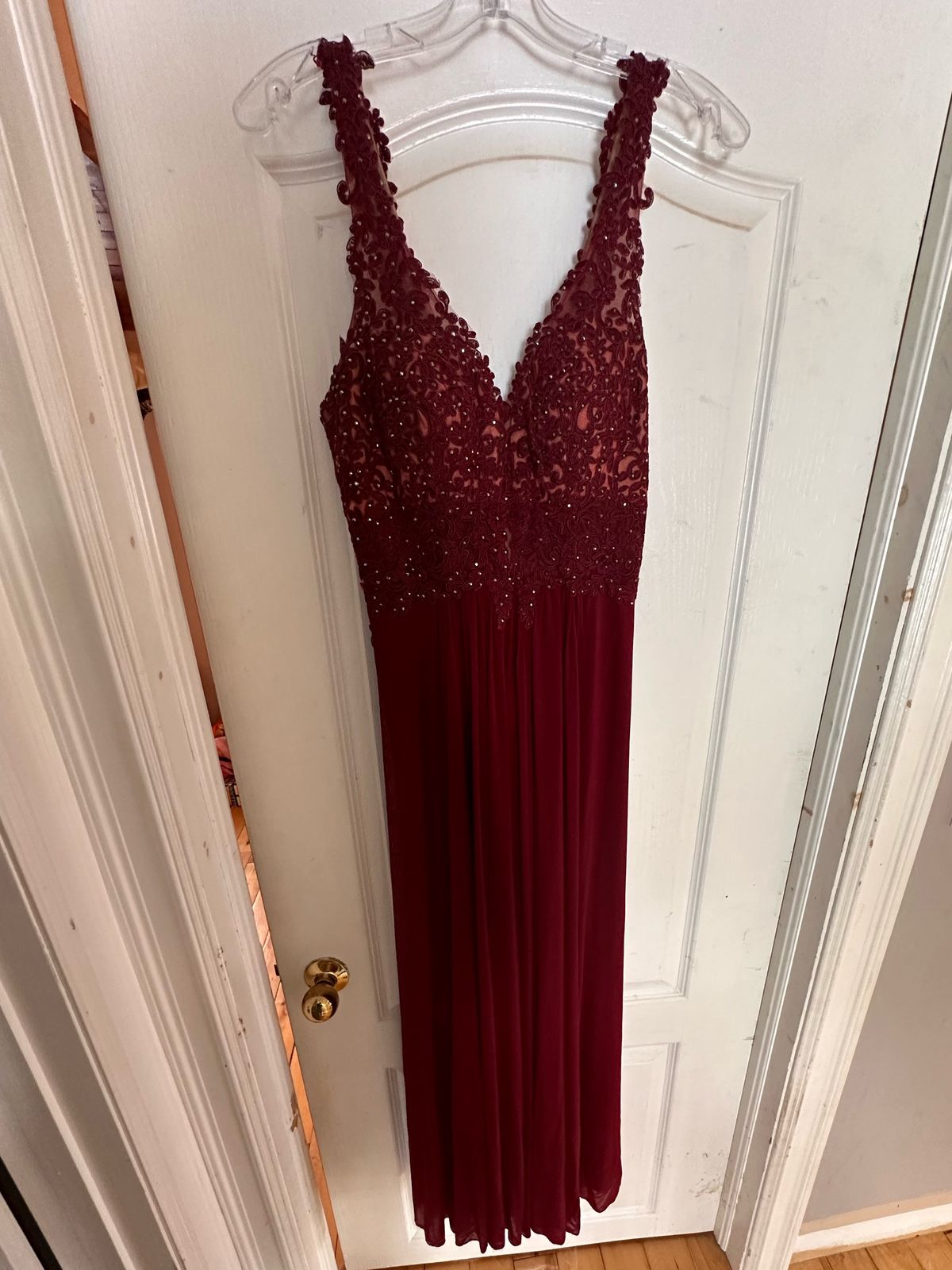 Faviana Size 6 Prom Plunge Red A-line Dress on Queenly