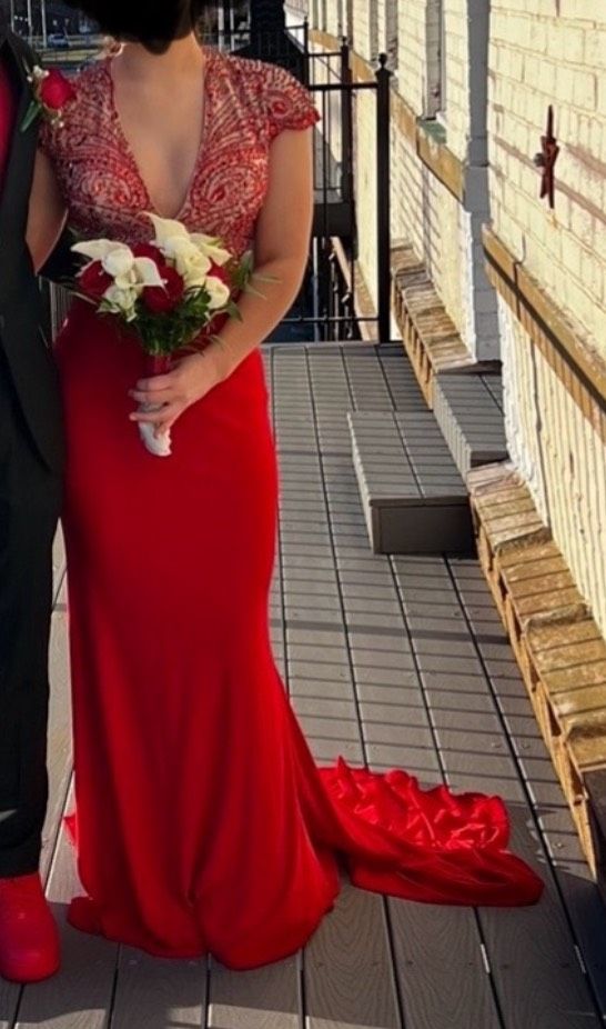 Sherri Hill Size 0 Prom Cap Sleeve Red Dress With Train on Queenly