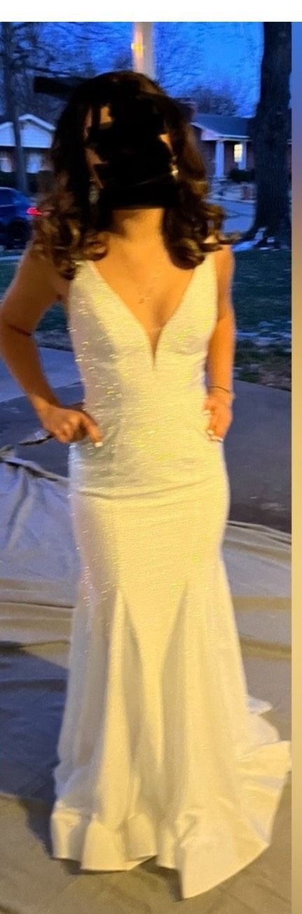 Sherri Hill Size 0 Prom Plunge White Mermaid Dress on Queenly