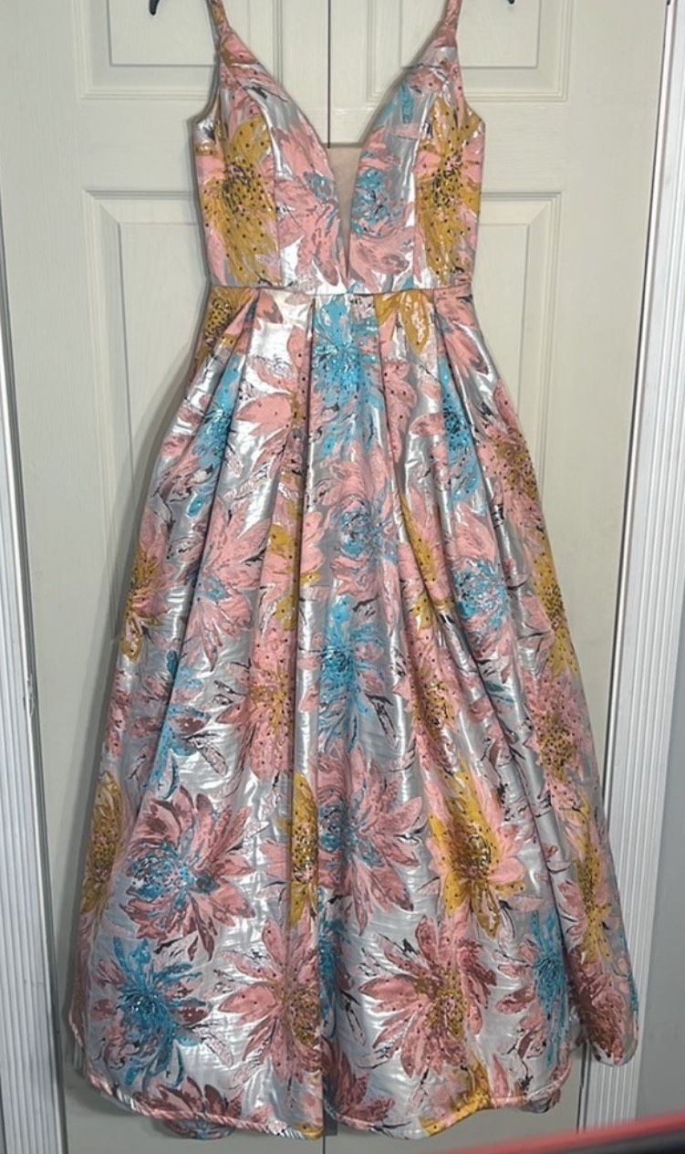 Ashley Lauren Size 2 Prom Plunge Multicolor Ball Gown on Queenly