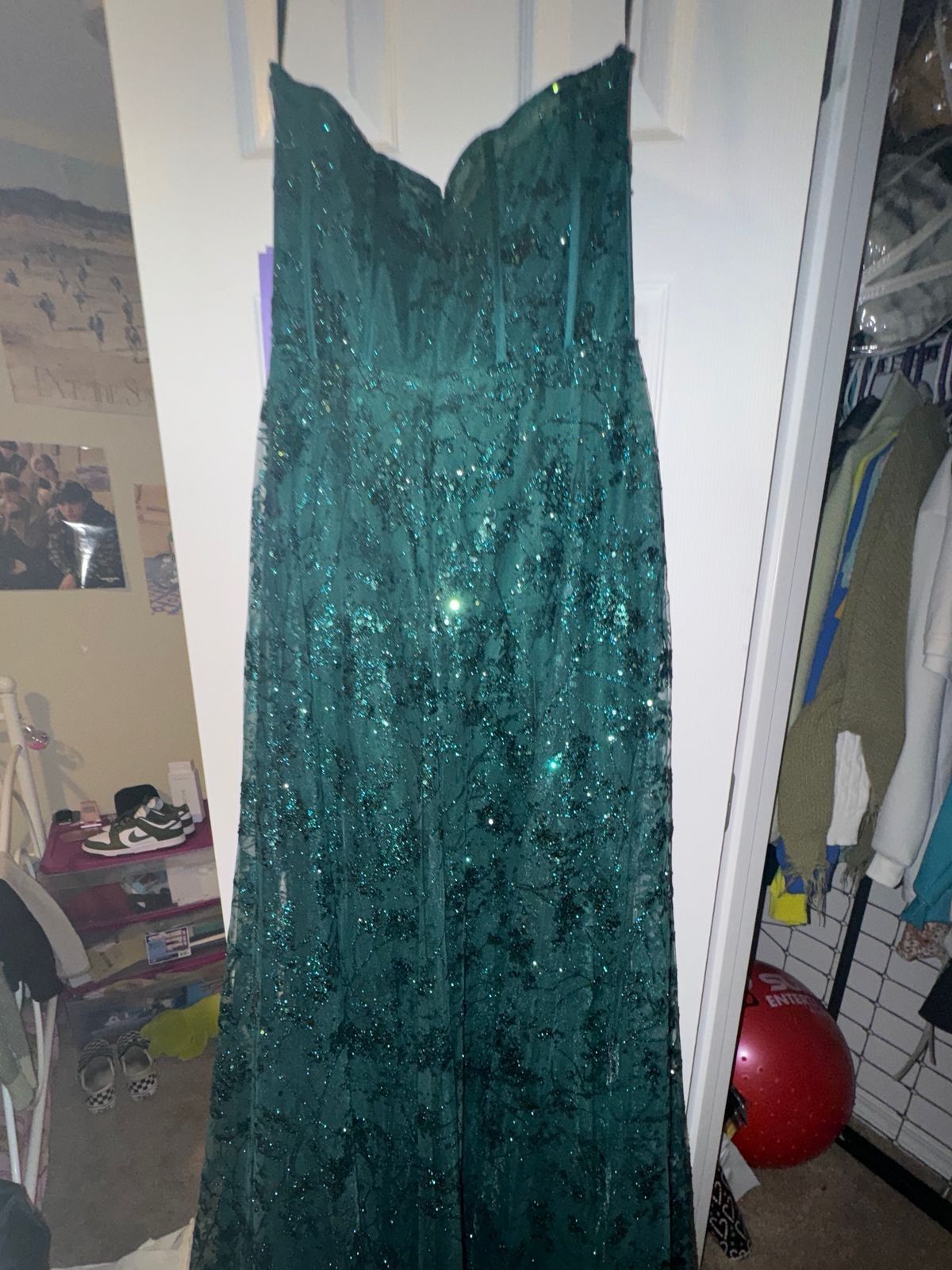 Size M Prom Plunge Green Dress With Train on Queenly