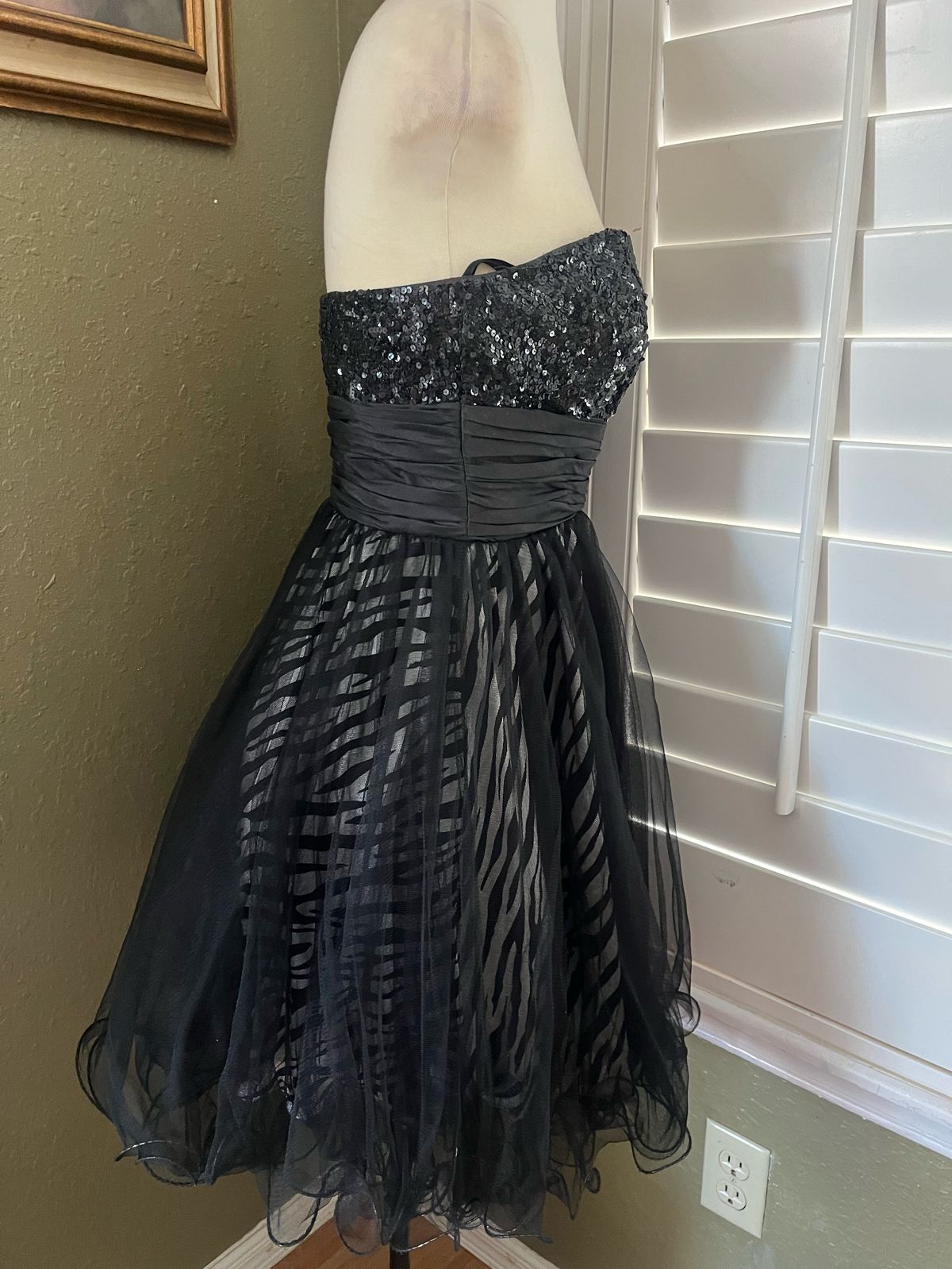 Size S Strapless Black Cocktail Dress on Queenly