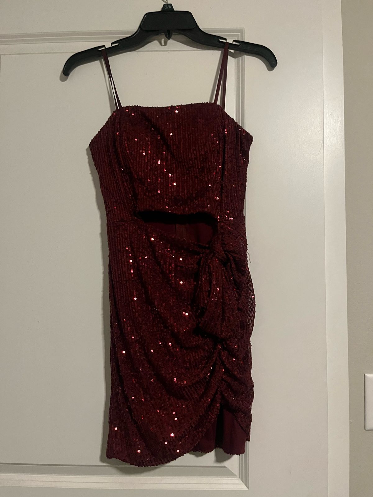 Size M Prom Red Cocktail Dress on Queenly