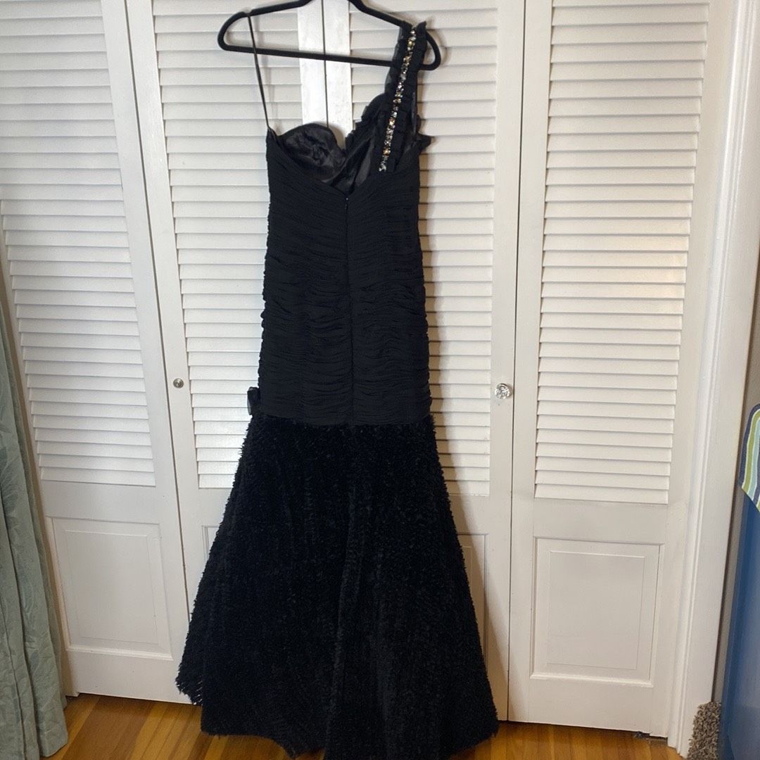 Style R9487 Riva Designs Size 10 Prom One Shoulder Black Mermaid Dress on Queenly