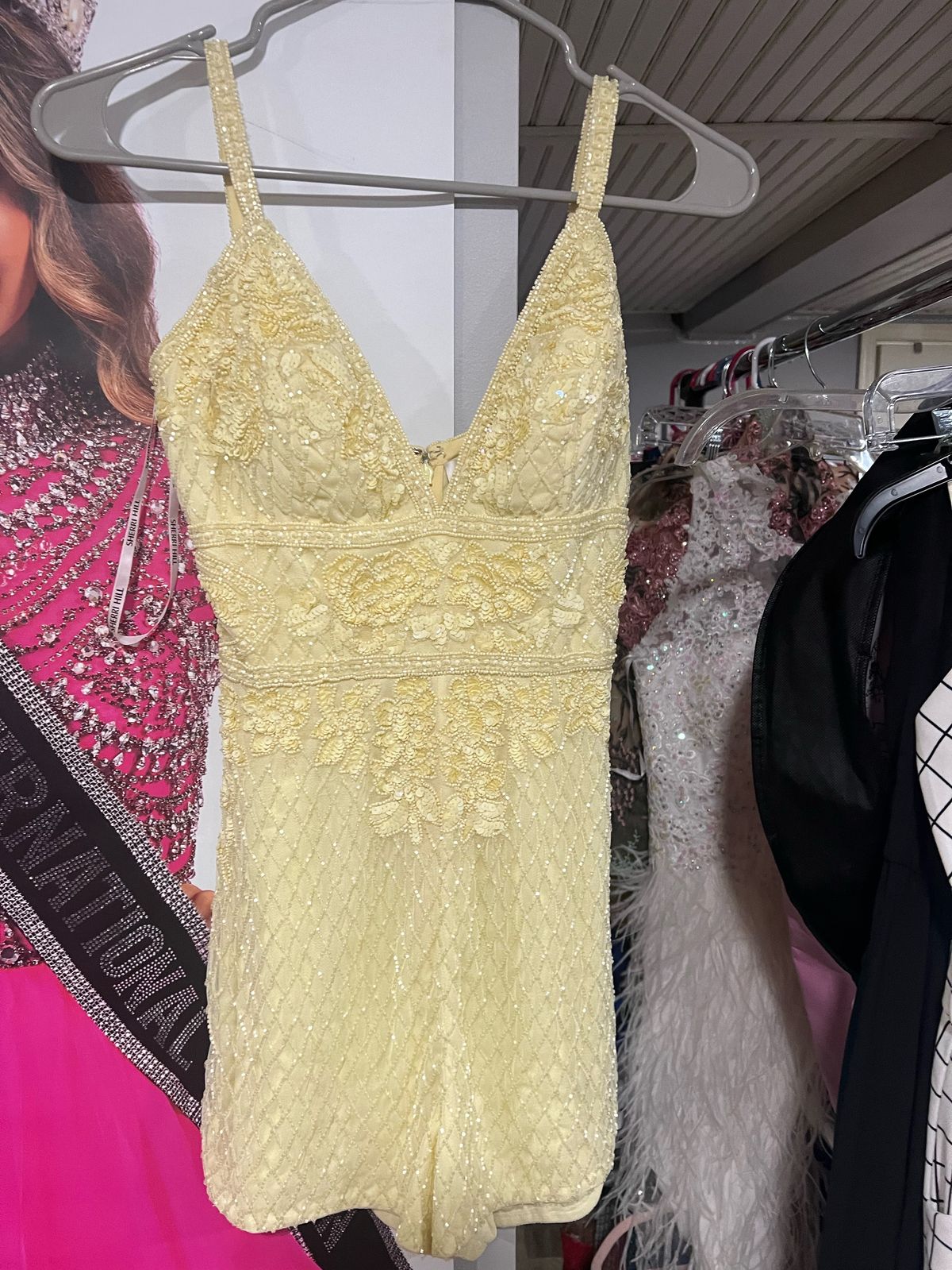 Sherri Hill Size 2 Pageant Plunge Yellow Formal Jumpsuit on Queenly