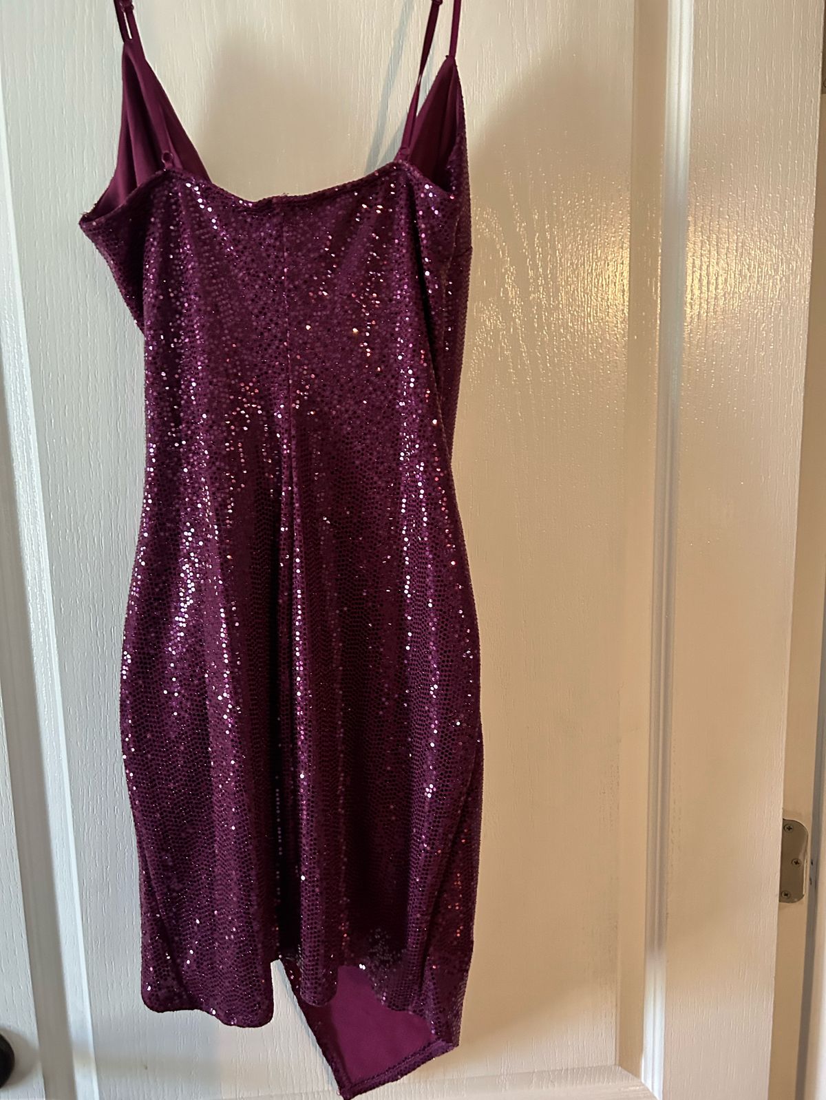 Size M Prom Plunge Pink Cocktail Dress on Queenly