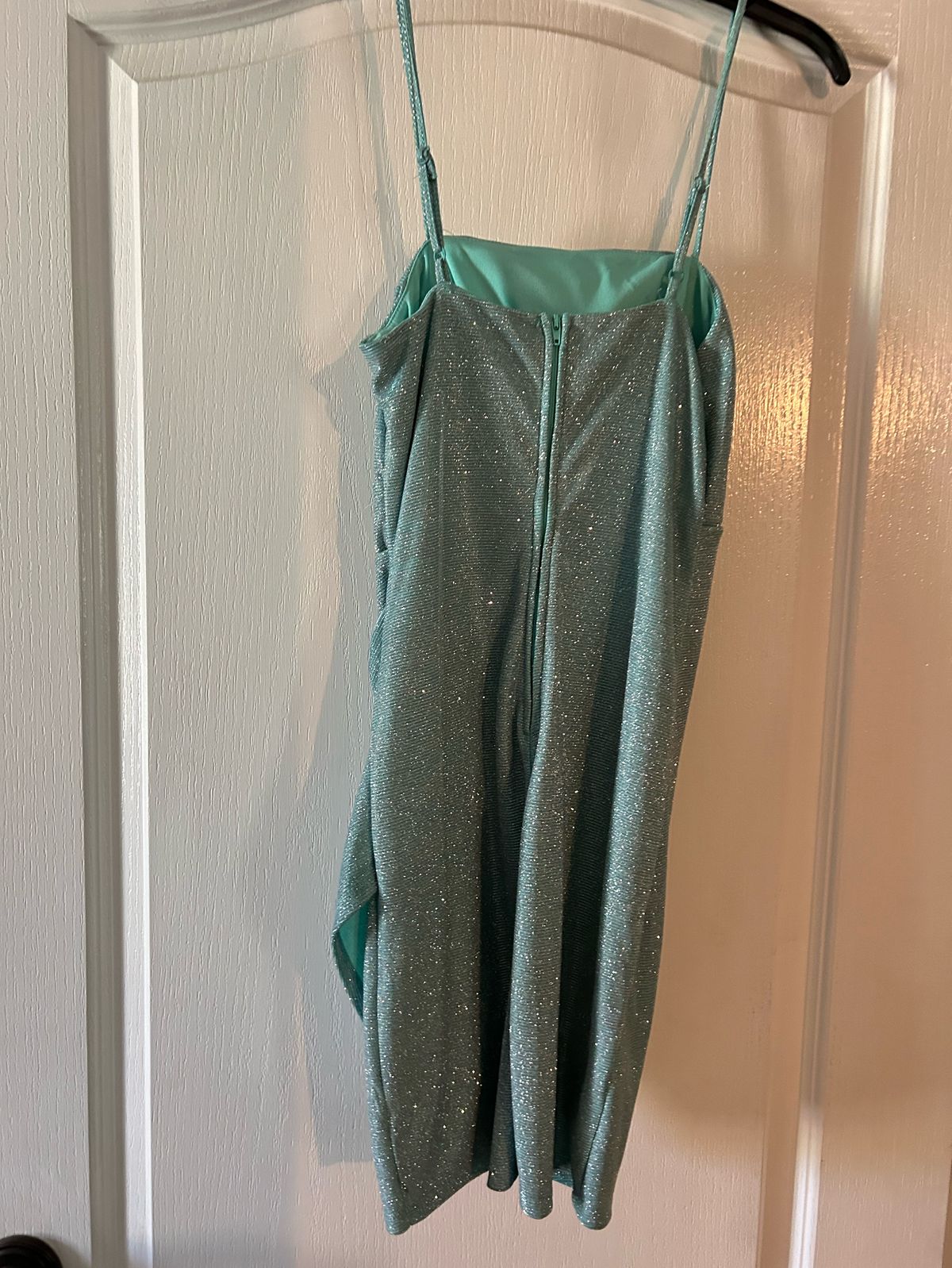 Size 4 Prom Plunge Blue Cocktail Dress on Queenly
