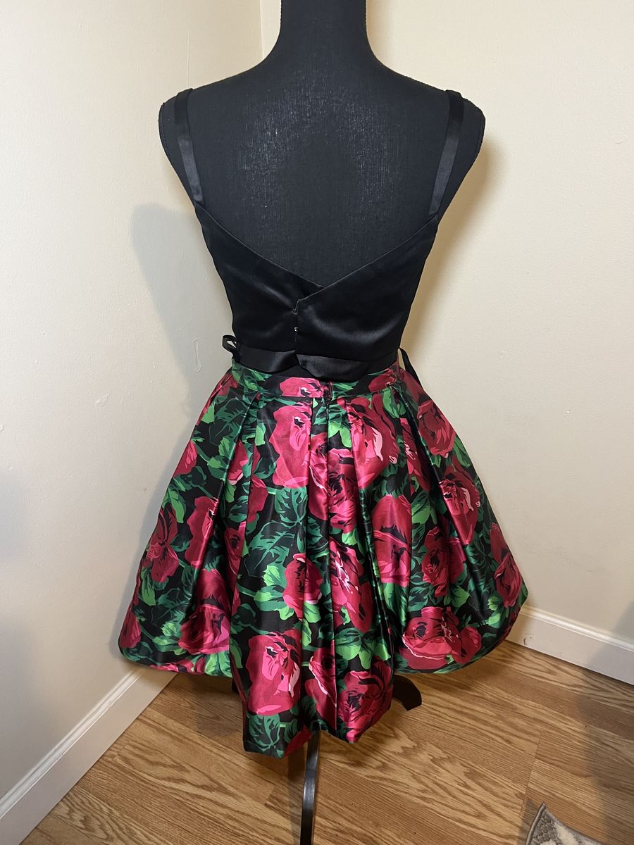 Size 6 Homecoming Black Cocktail Dress on Queenly