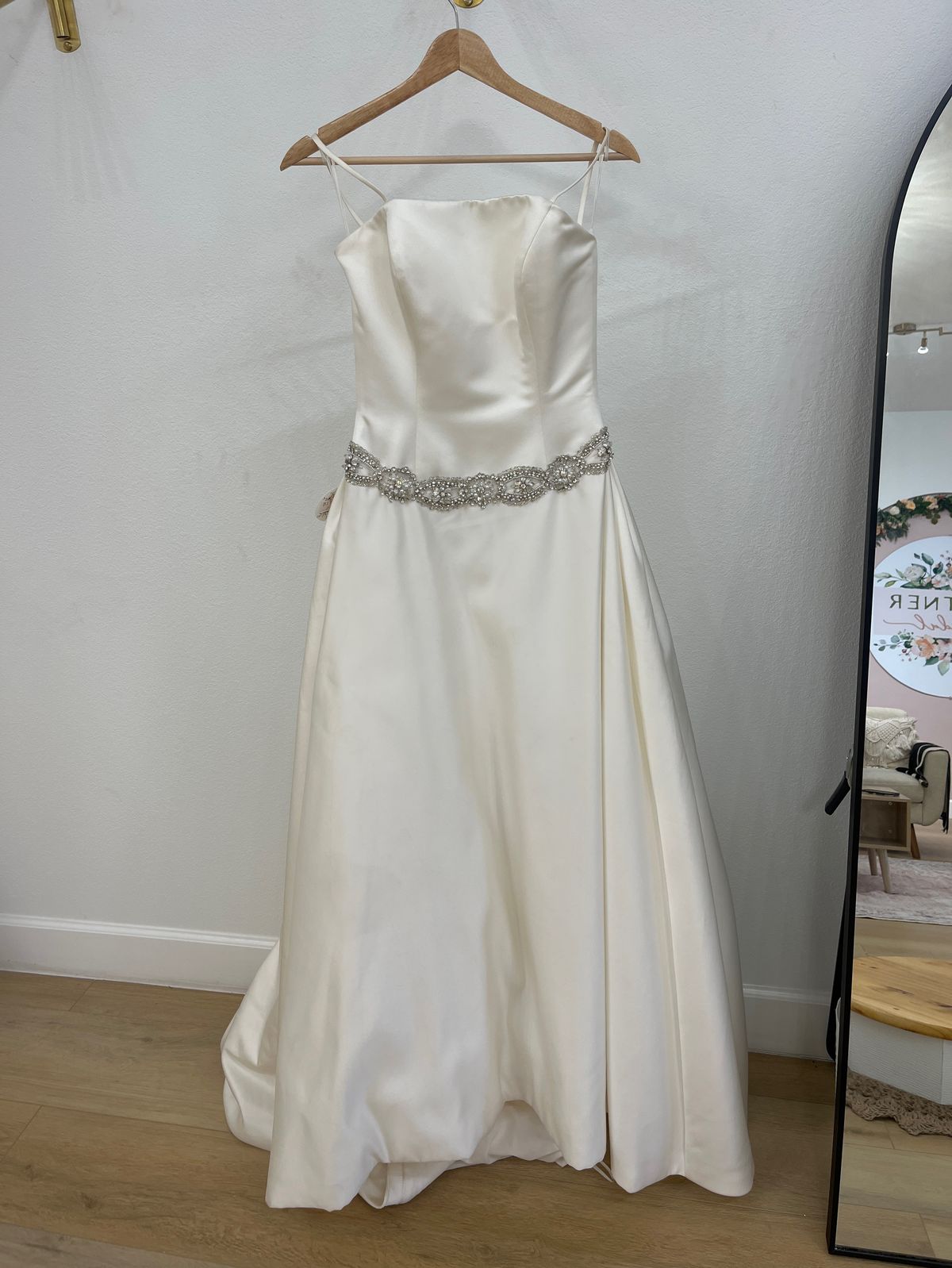Da vinci Size 8 Wedding White A-line Dress on Queenly