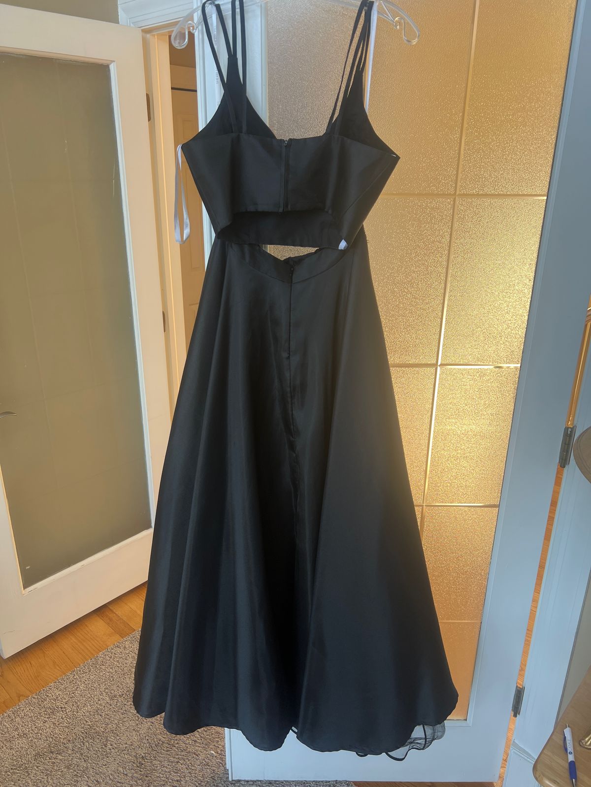 Sherri Hill Size 6 Prom Plunge Black Ball Gown on Queenly