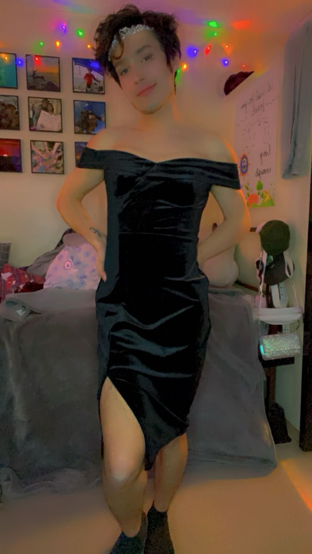 Premier Amour Size 6 Prom Off The Shoulder Velvet Black Cocktail Dress on Queenly