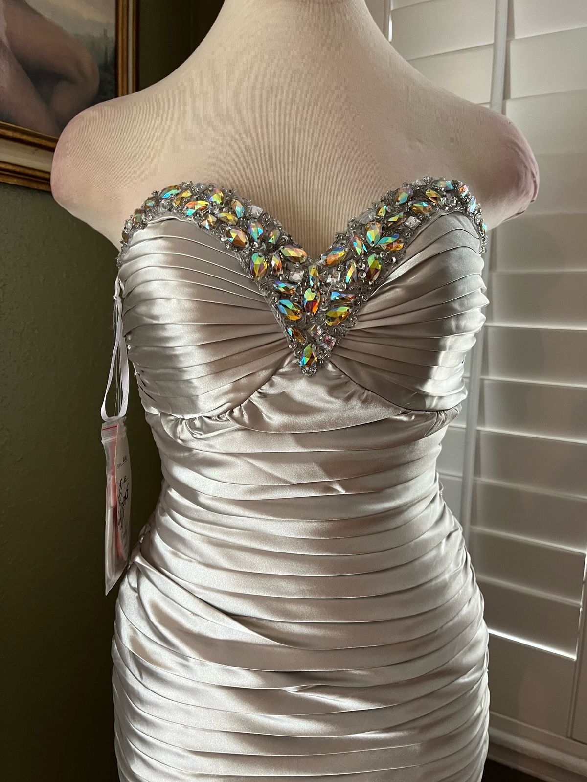 Size XS Prom Strapless Silver A-line Dress on Queenly