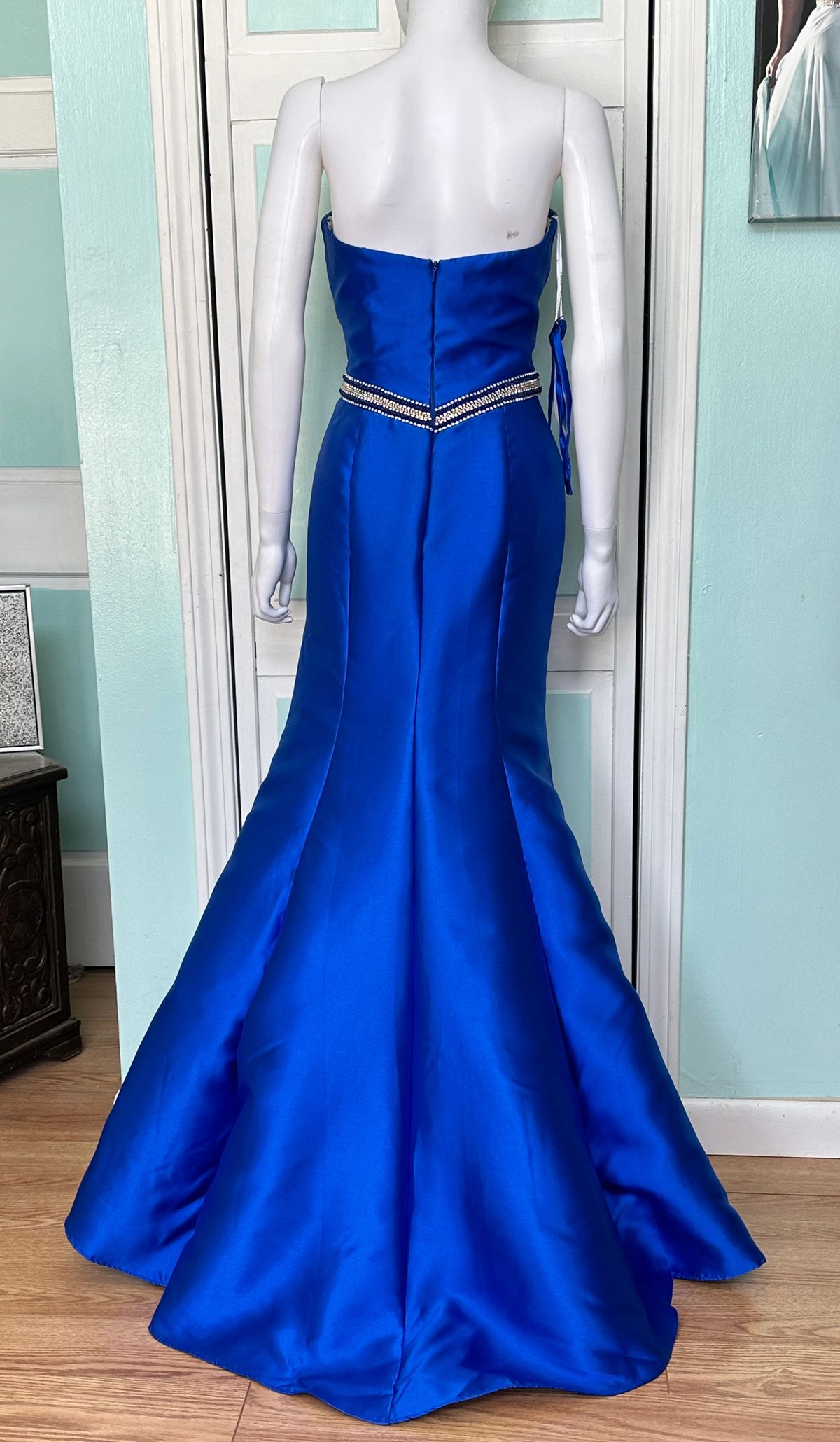 Style 17-225 Madison James Size 8 Prom Plunge Satin Royal Blue Mermaid Dress on Queenly