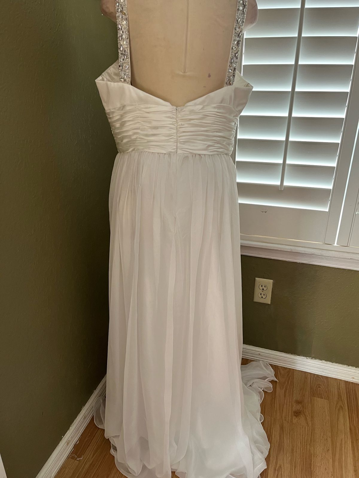 Anne lee Size XL Plunge White A-line Dress on Queenly