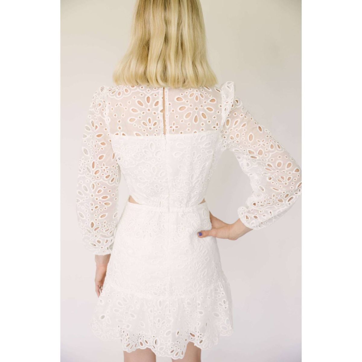 Style 1-1977981536-3011 LUCY PARIS Size M Lace White Cocktail Dress on Queenly