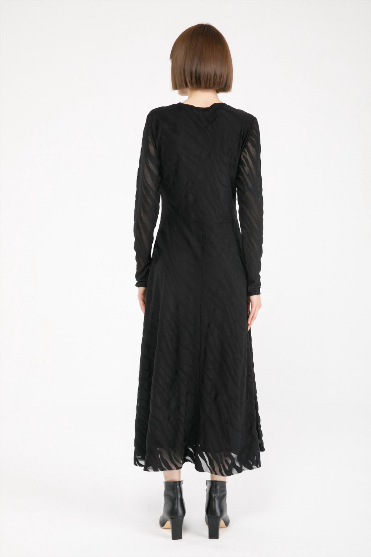 Style 1-3852851470-2791 ISLE by Melis Kozan Size L Long Sleeve Sheer Black Cocktail Dress on Queenly