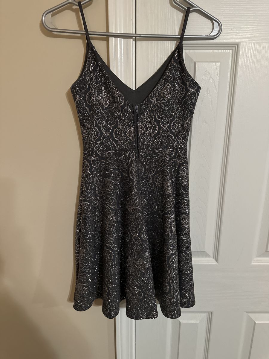 B. Darlin Size 0 Homecoming Plunge Gray Cocktail Dress on Queenly
