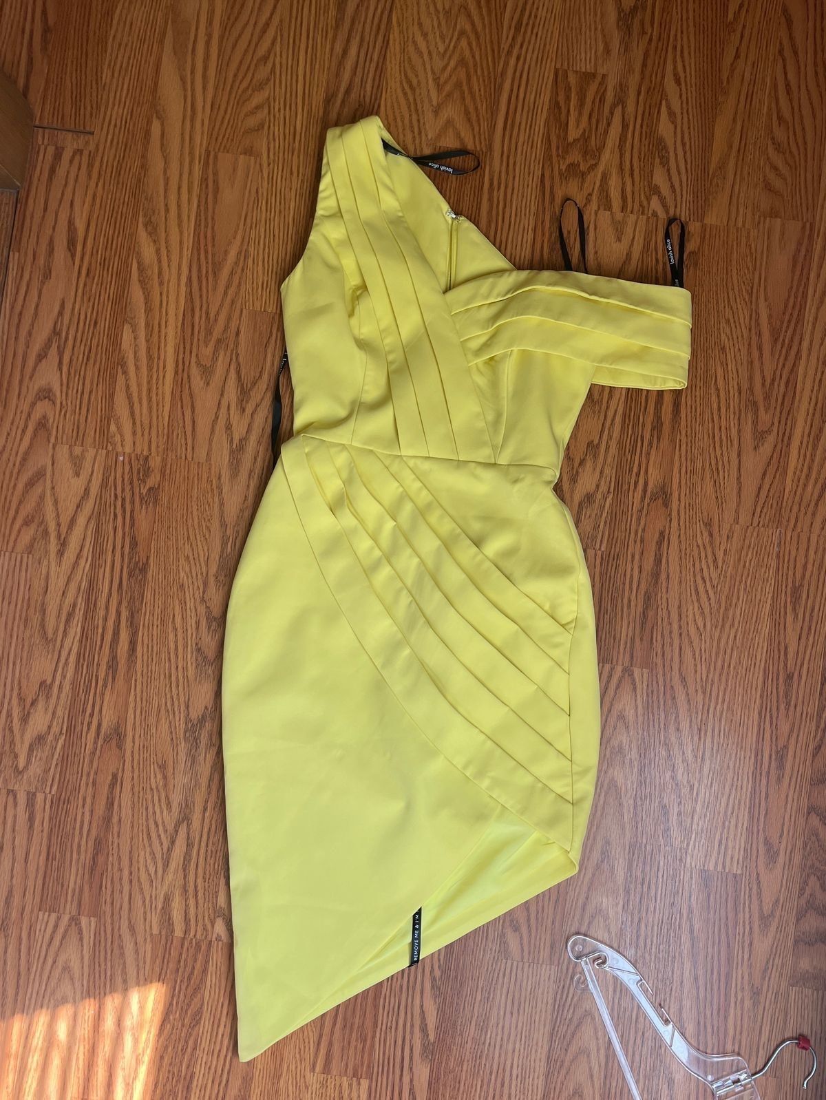 Lavish Alice Size 2 Wedding Guest One Shoulder Yellow Cocktail Dress on Queenly
