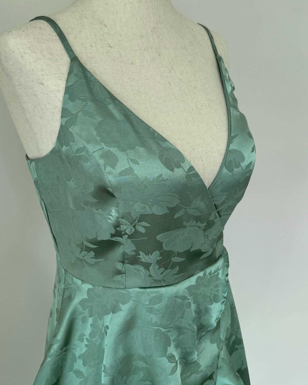 Size 2 Plunge Green A-line Dress on Queenly