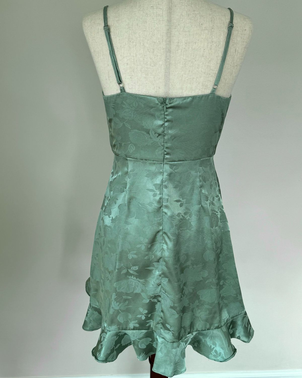 Size 2 Plunge Green A-line Dress on Queenly