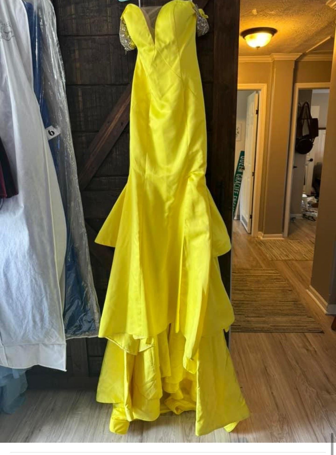 Rachel Allan Size 6 Prom Plunge Yellow Mermaid Dress on Queenly
