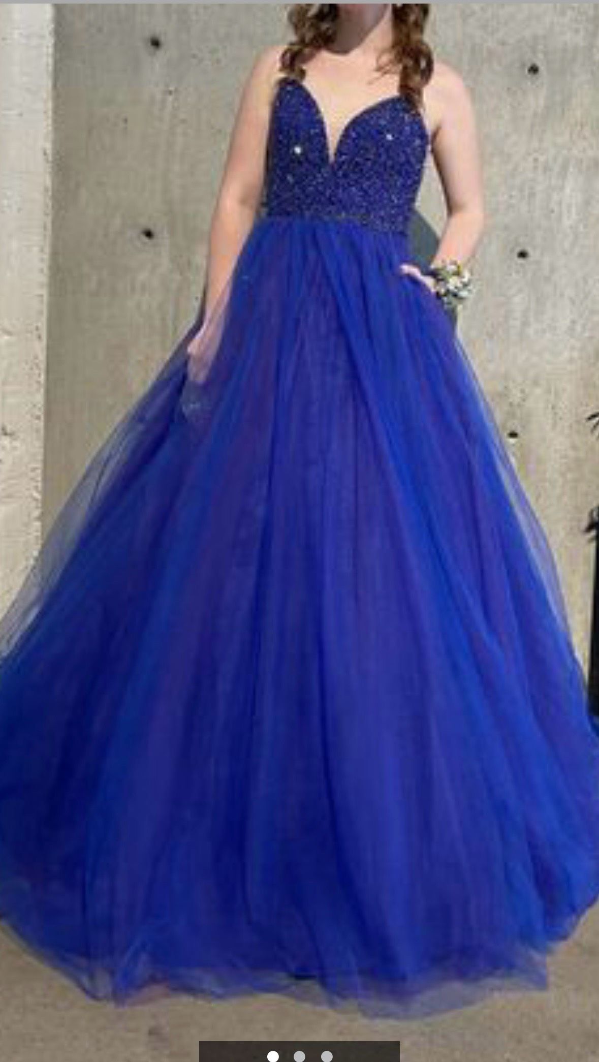 Size 4 Prom Plunge Blue Ball Gown on Queenly